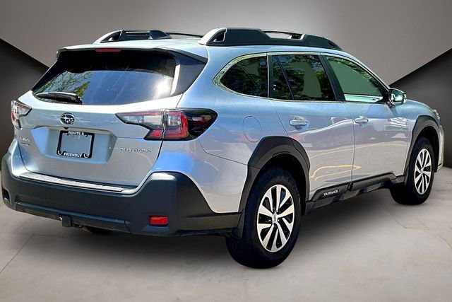 Used 2025 Subaru Outback Premium AWD/4WD image 6