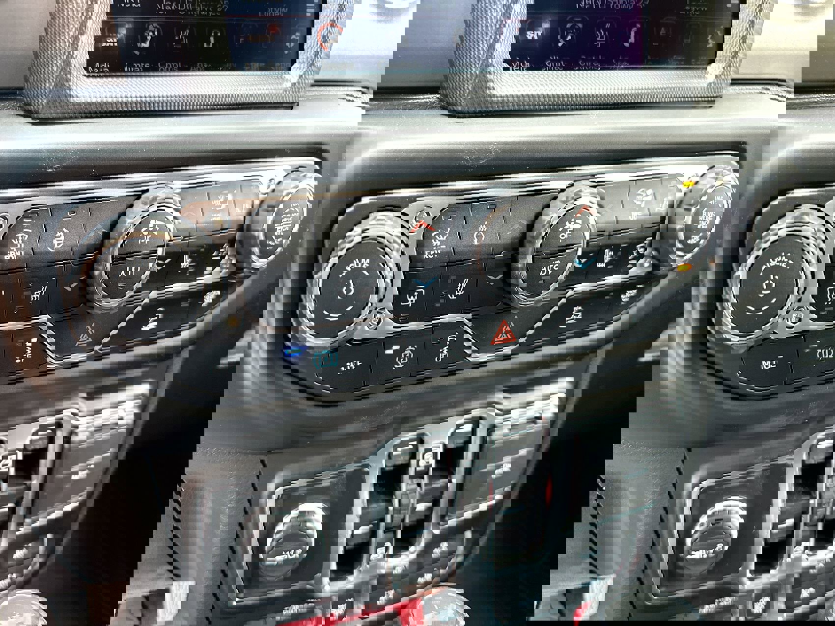 New 2023 Jeep Wrangler Unlimited Rubicon 4xe w/ Cold Weather Group image 19