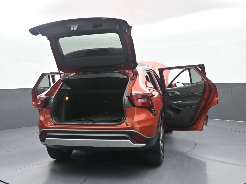 Used 2024 Chevrolet Trax LT w/ Driver Confidence Package FWD image 71