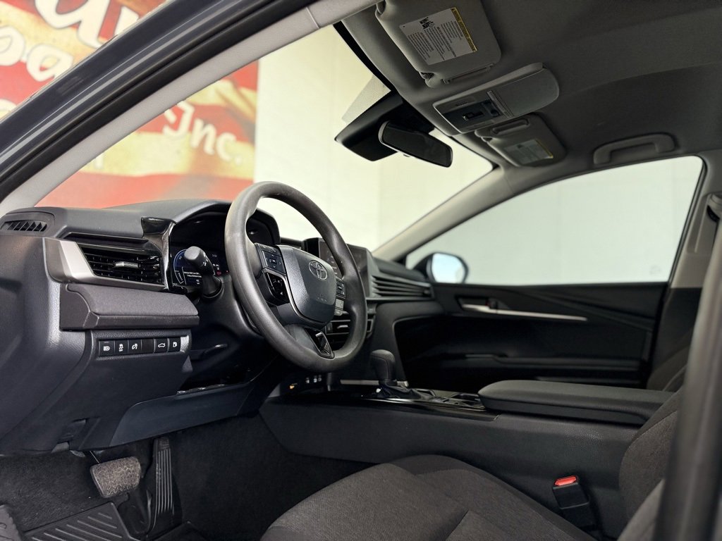 Used 2025 Toyota Camry LE image 25