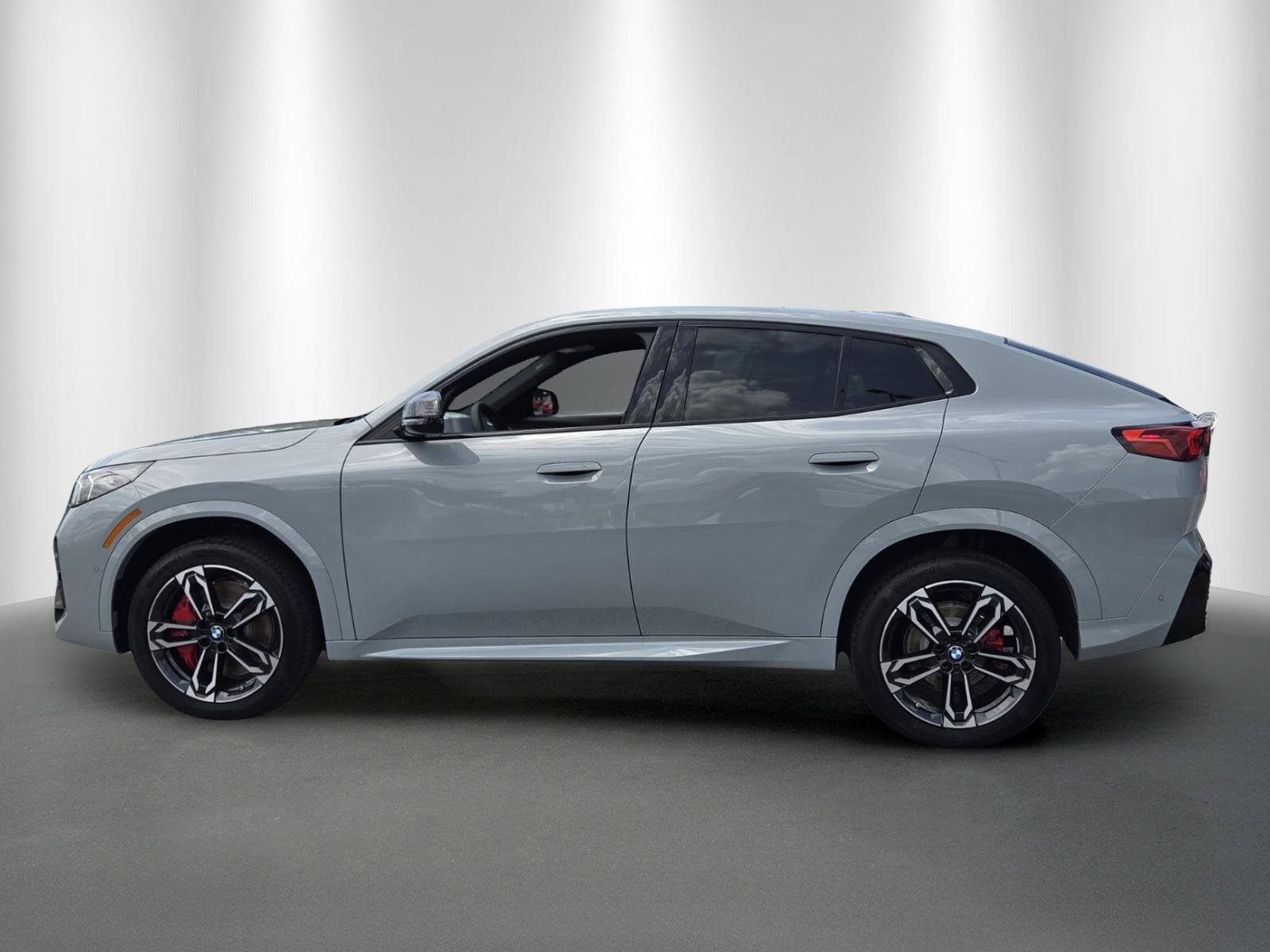 New 2026 BMW X2 xDrive28i w/ M Sport Package AWD/4WD image 4