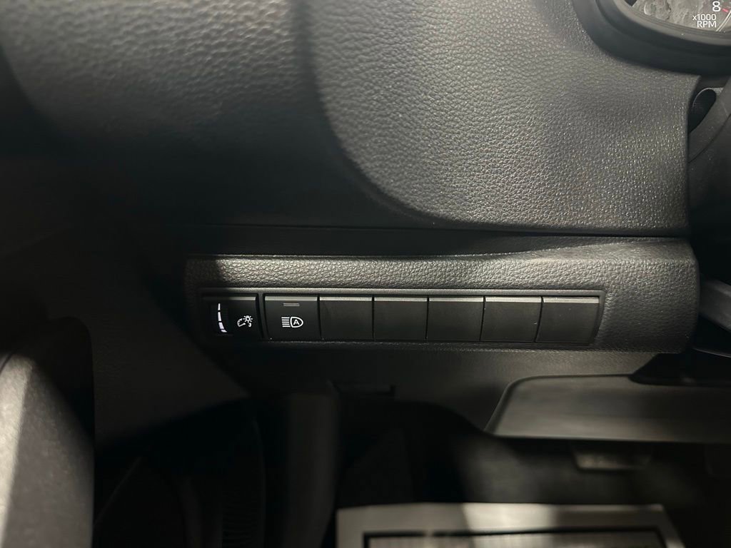 Used 2025 Toyota Corolla LE image 17
