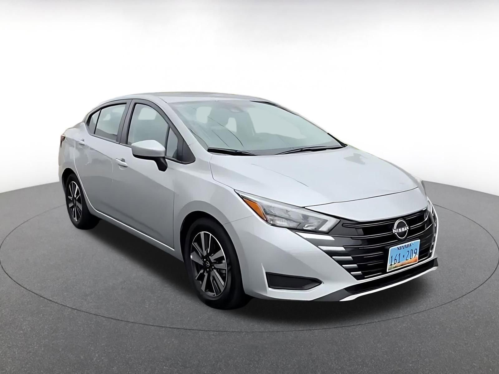 Used 2025 Nissan Versa SV FWD image 3