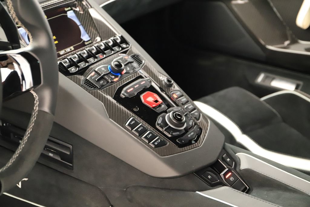 Used 2016 Lamborghini Aventador LP 750-4 Superveloce image 18