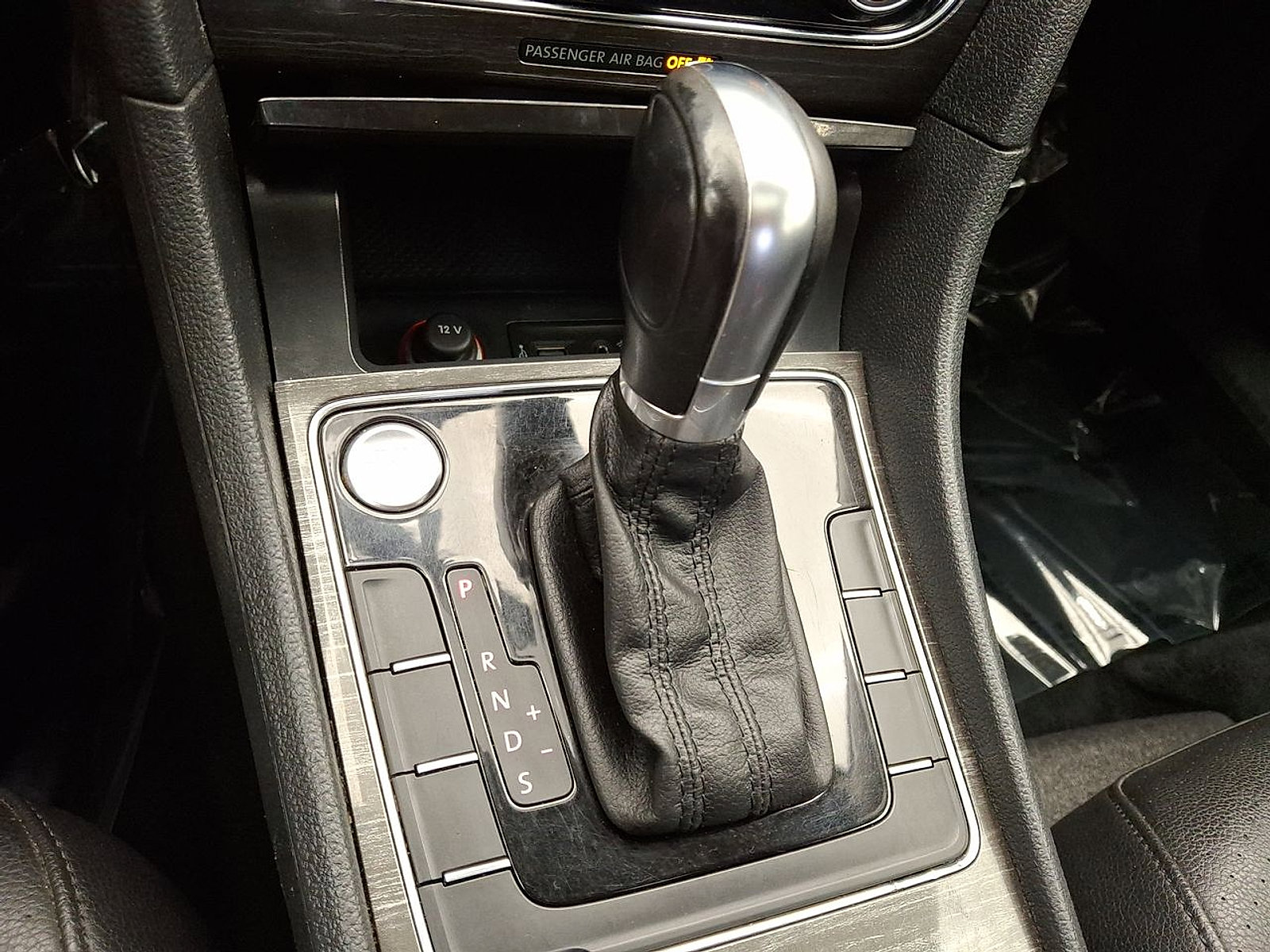 Used 2017 Volkswagen Passat 1.8T SE w/ SE Lighting Package image 12