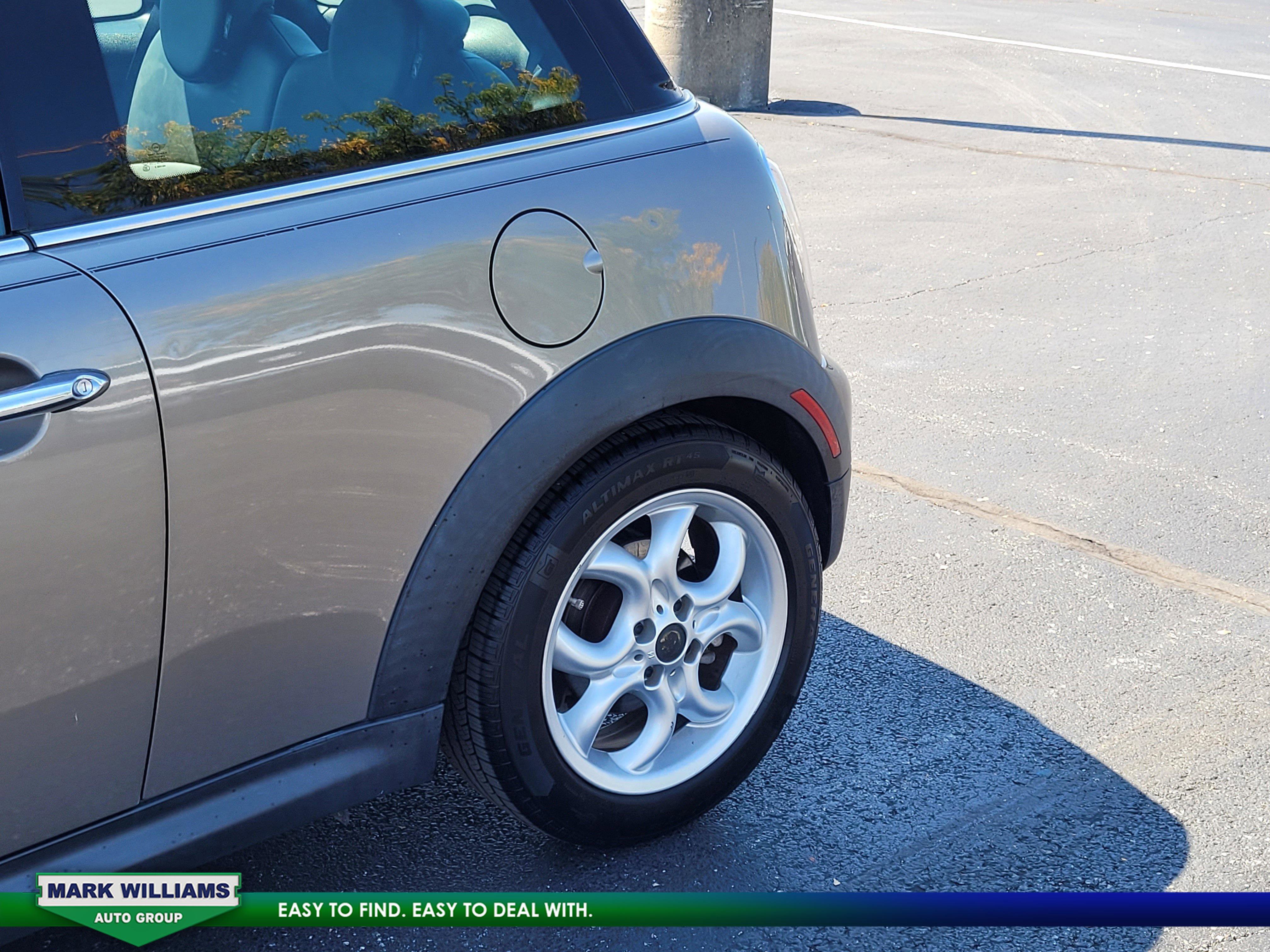 Used 2011 MINI Cooper Hardtop image 10