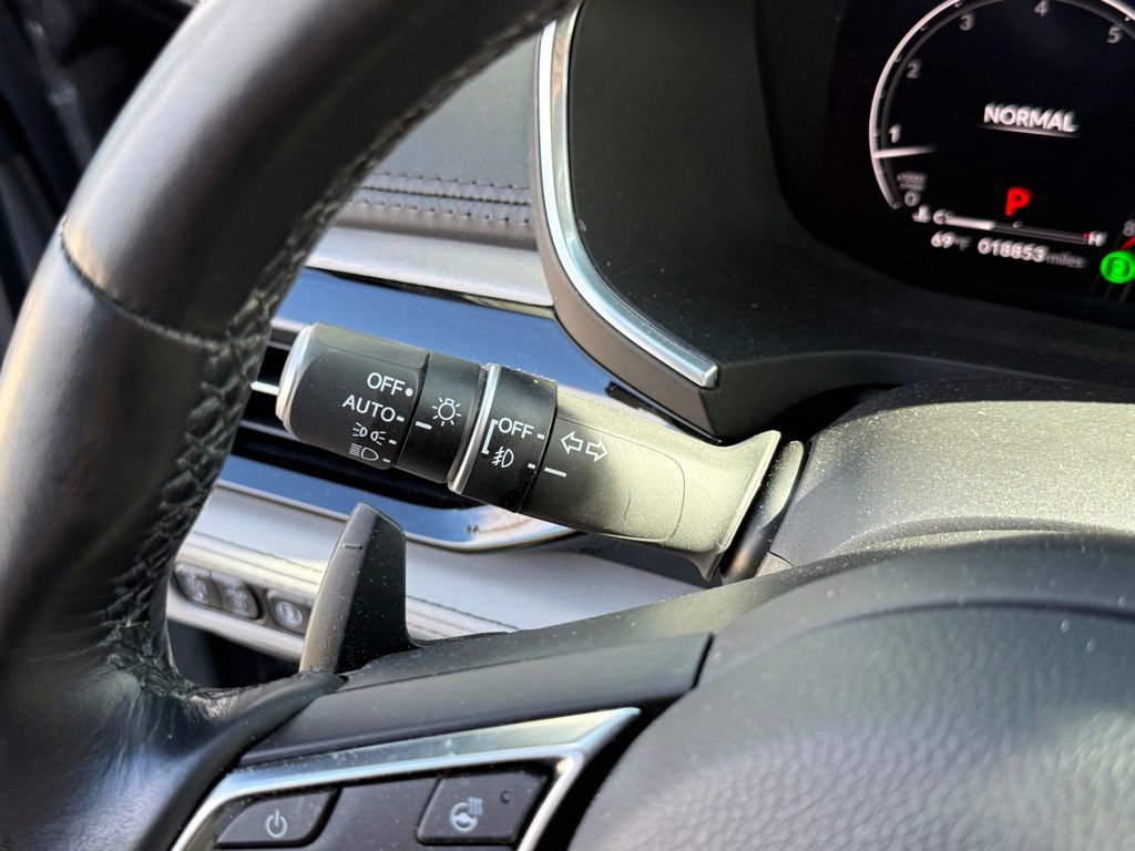 Used 2023 Acura MDX SH-AWD w/ Advance Package image 25