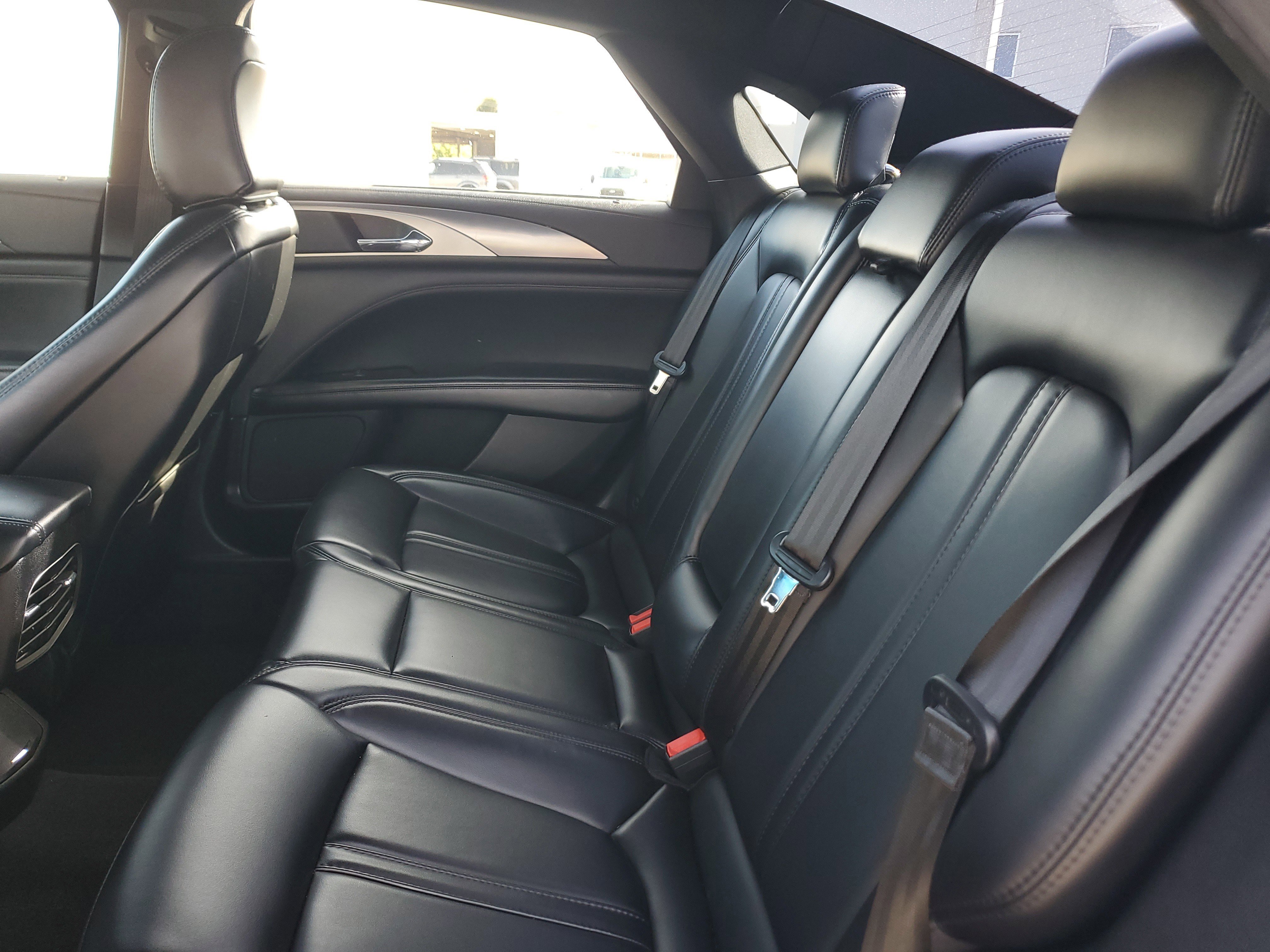 Used 2020 Lincoln MKZ image 12