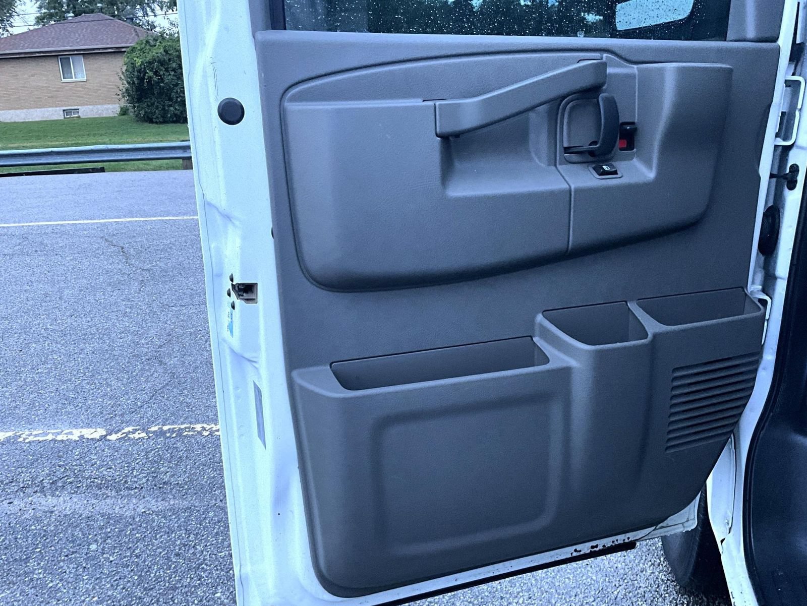 Used 2016 GMC Savana 2500 RWD image 10