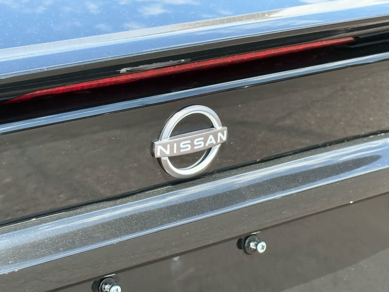 Used 2023 Nissan Maxima SR w/ Sport Mat Group FWD image 10