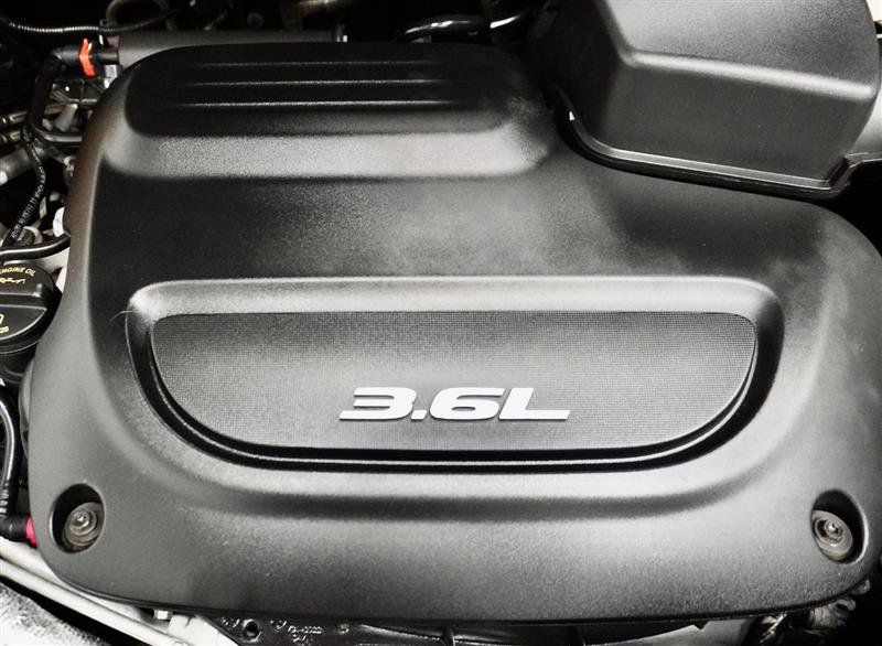 Used 2017 Chrysler Pacifica Touring-L Plus FWD image 35