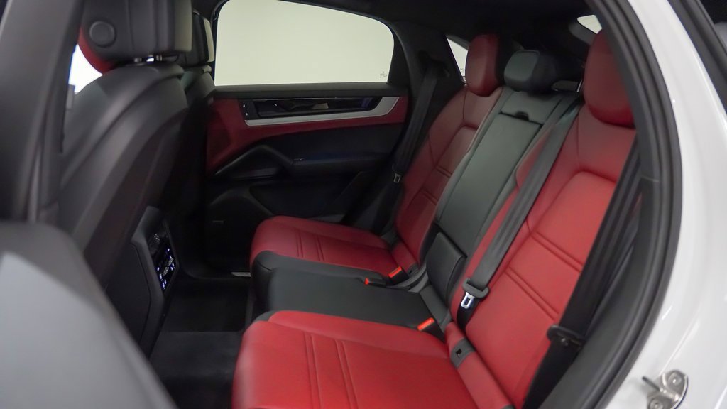 New 2025 Porsche Cayenne Coupe image 18
