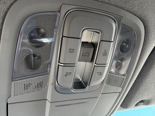 Used 2020 Hyundai Santa Fe Limited image 35