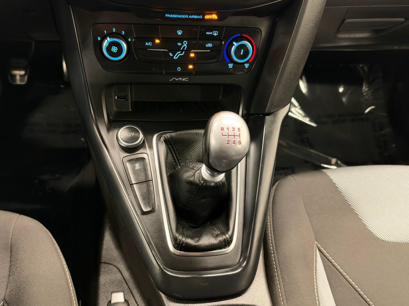 Used 2017 Ford Focus ST FWD image 32