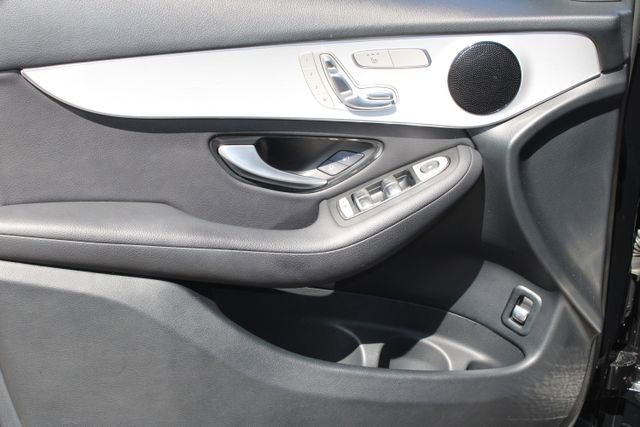 Used 2021 Mercedes-Benz GLC 300 image 9