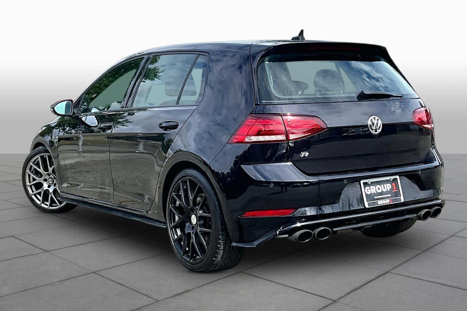 Used 2018 Volkswagen Golf R 4-Door AWD/4WD image 10