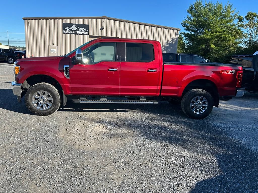 Used 2017 Ford F250 XLT w/ XLT Premium Package AWD/4WD image 7