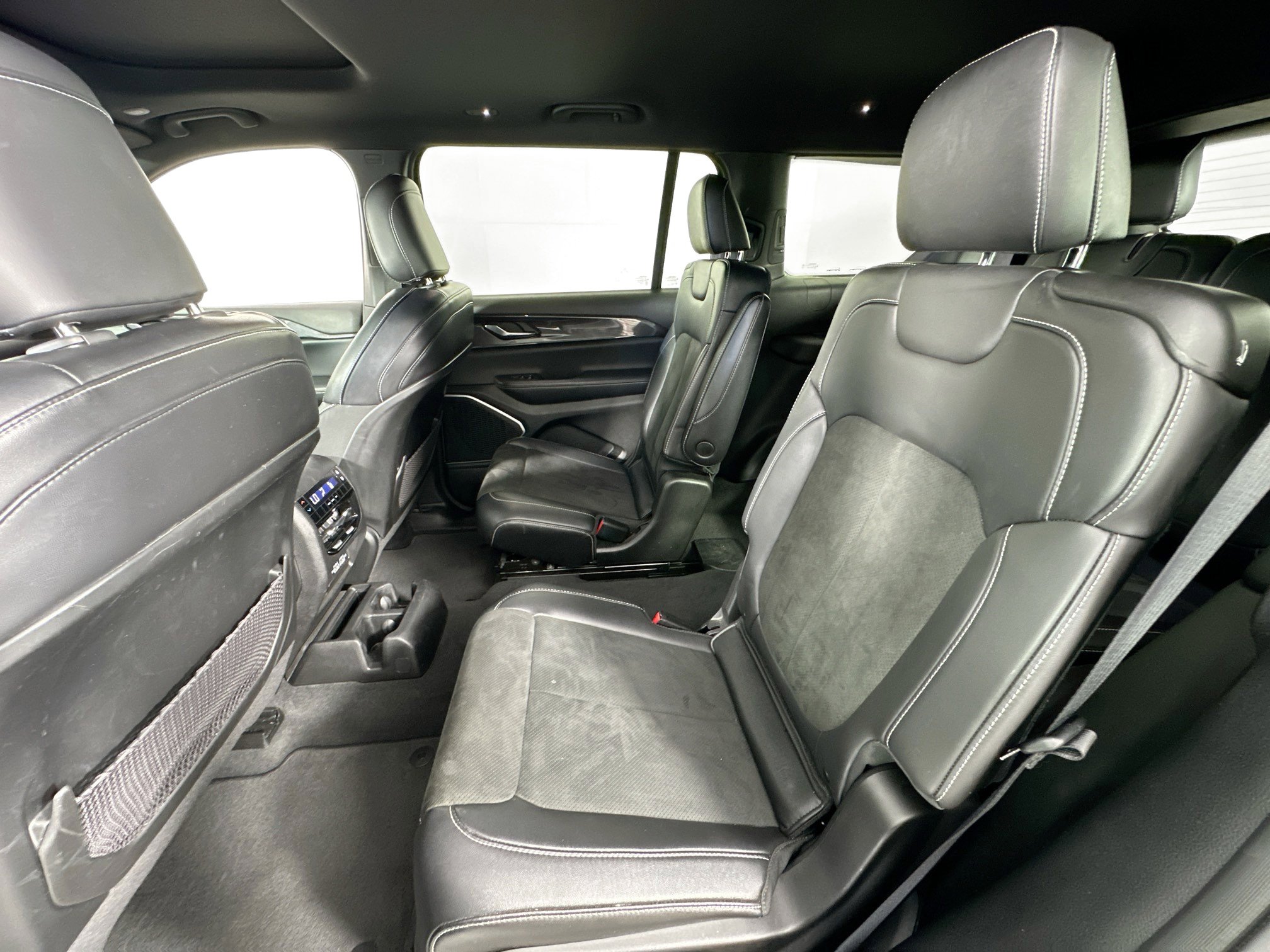 Used 2022 Jeep Grand Cherokee L Altitude image 24