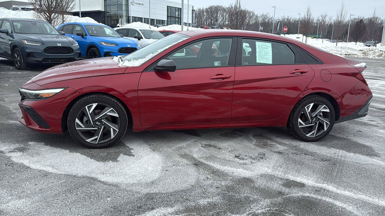 Used 2025 Hyundai Elantra Sport FWD image 11