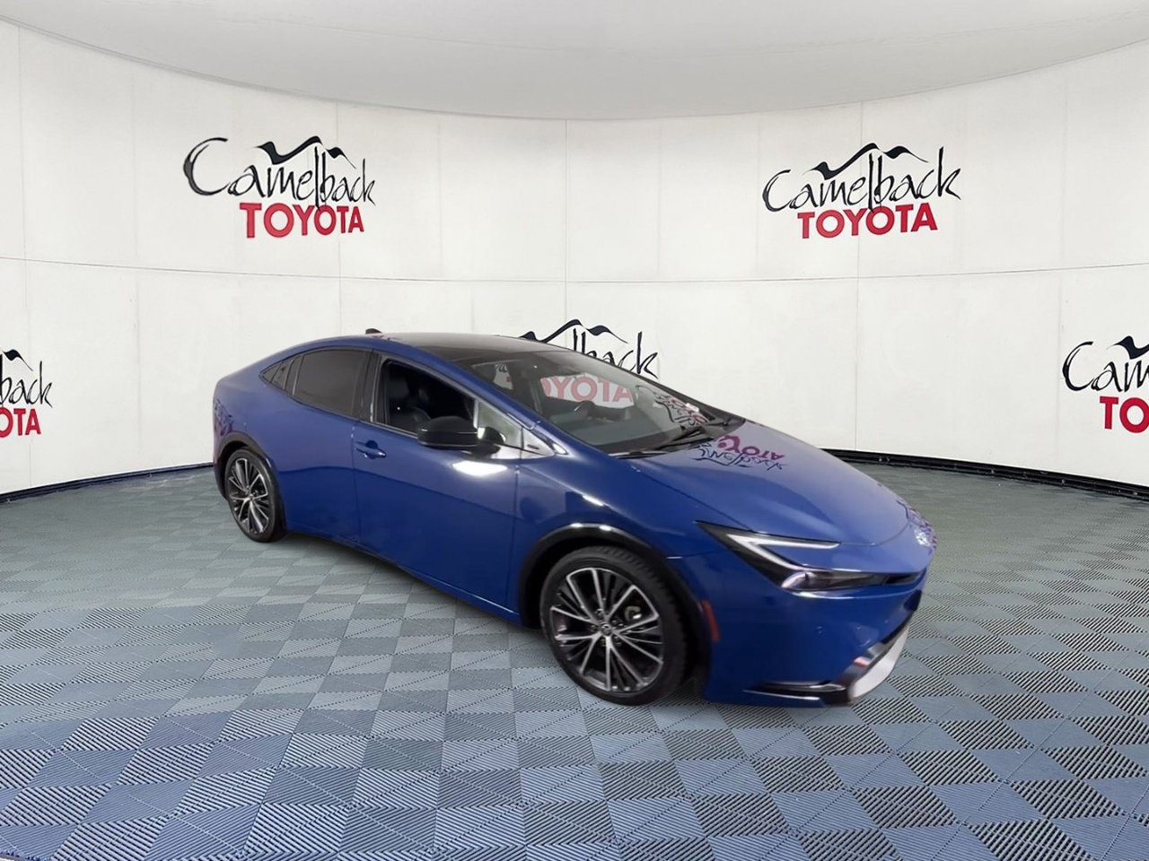 Used 2024 Toyota Prius Limited FWD image 2
