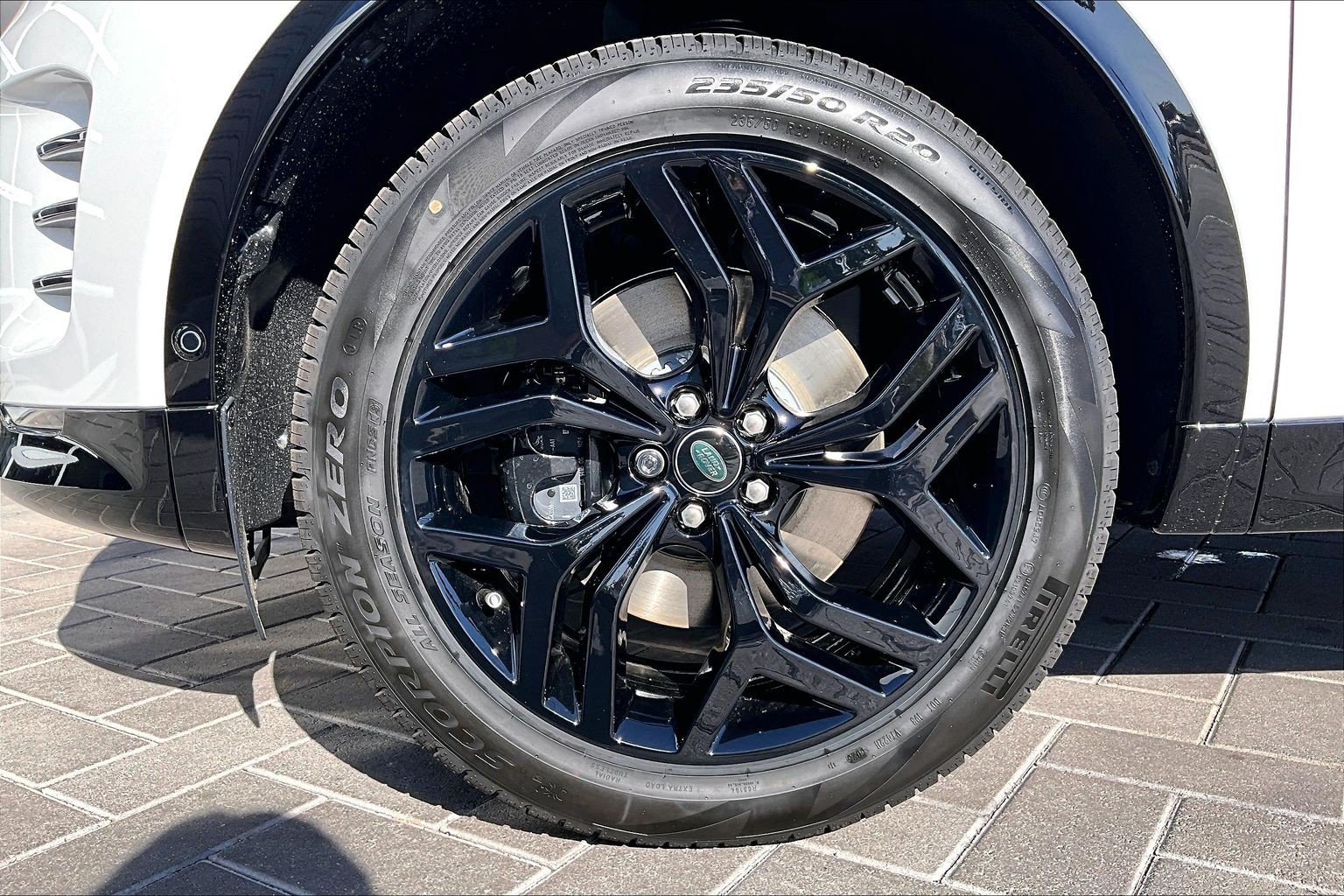 New 2026 Land Rover Discovery Sport Landmark AWD/4WD image 13