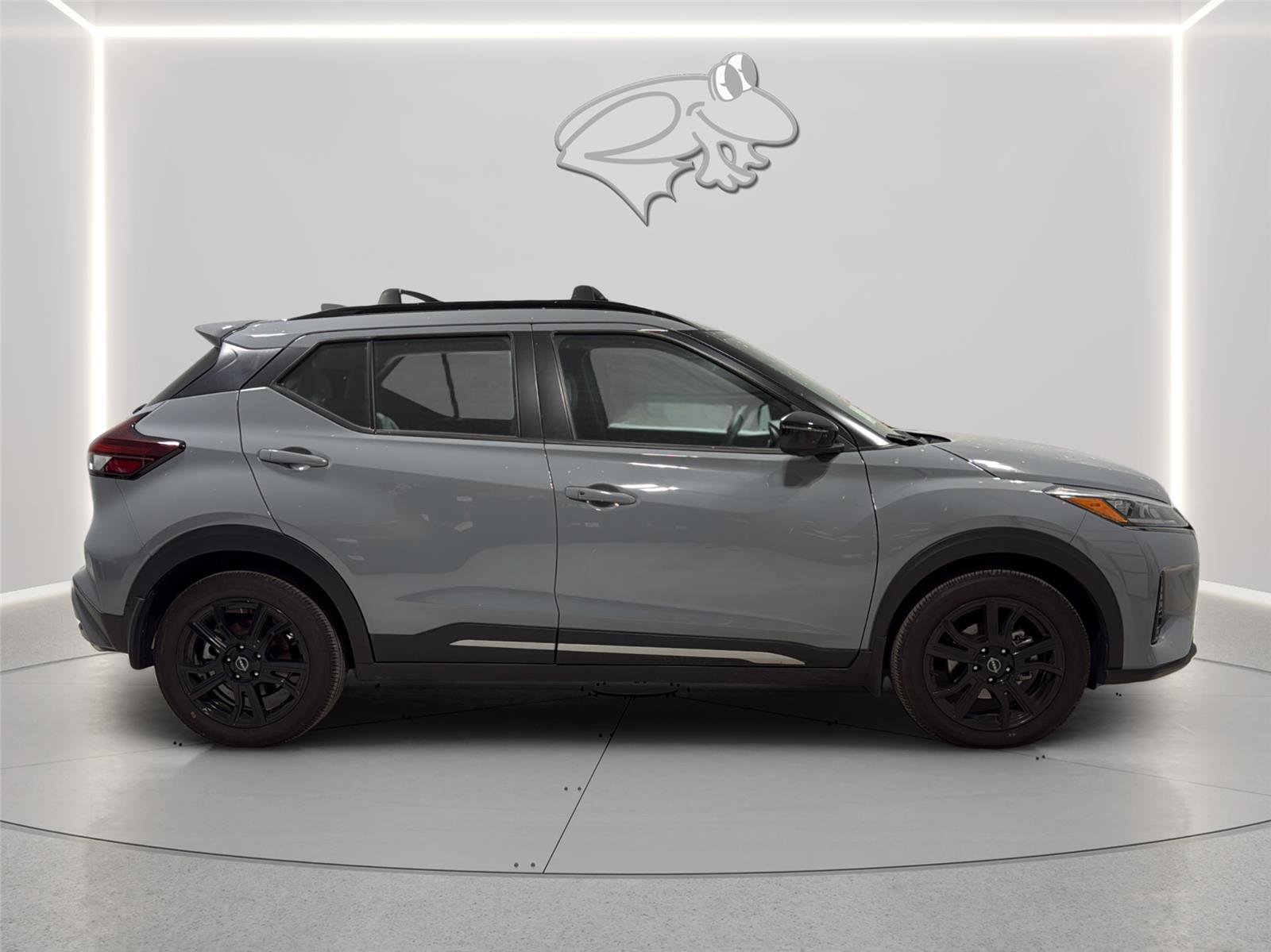 Used 2024 Nissan Kicks SR w/ SR Premium Package FWD image 6