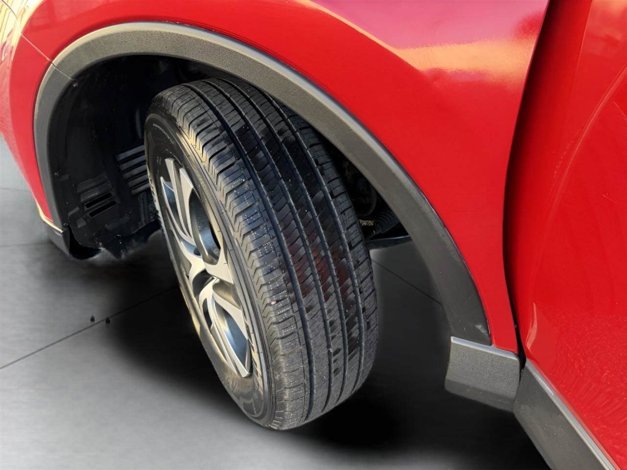 Used 2017 Toyota RAV4 LE w/ Carpet Mat Package image 28