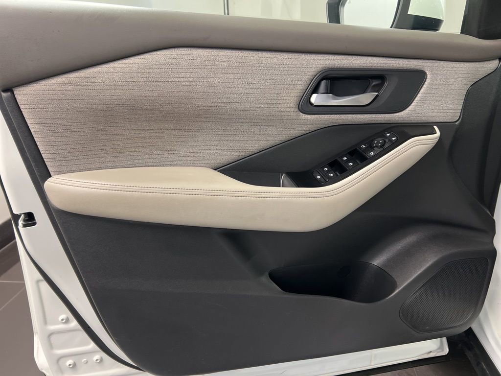 Used 2021 Nissan Rogue SV AWD/4WD image 29