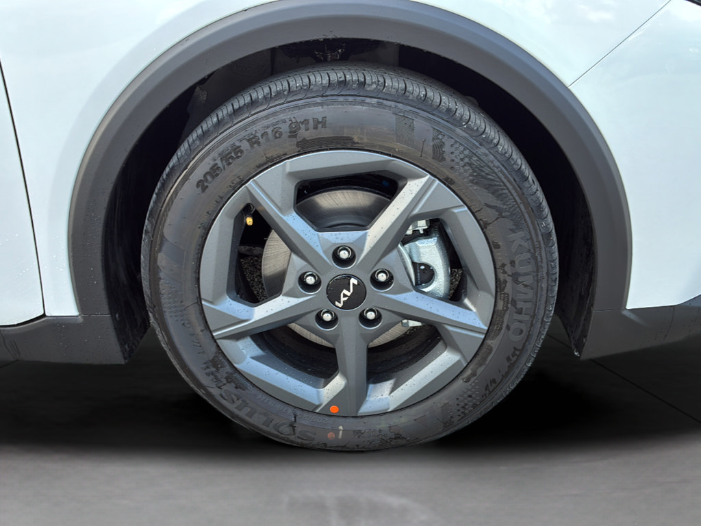 New 2026 Kia K4 FWD image 31