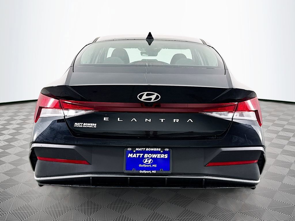 New 2026 Hyundai Elantra SE image 6