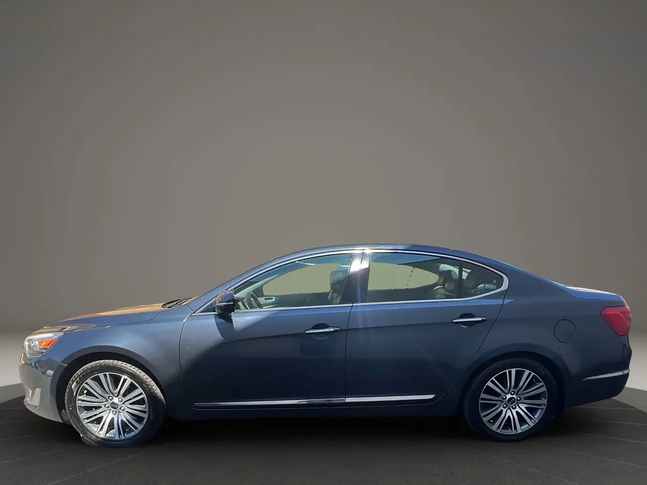 Used 2015 Kia Cadenza Premium image 8