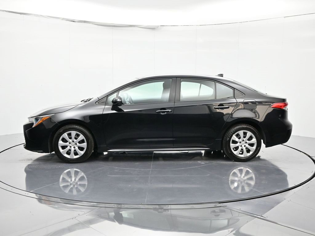 Used 2023 Toyota Corolla LE image 8