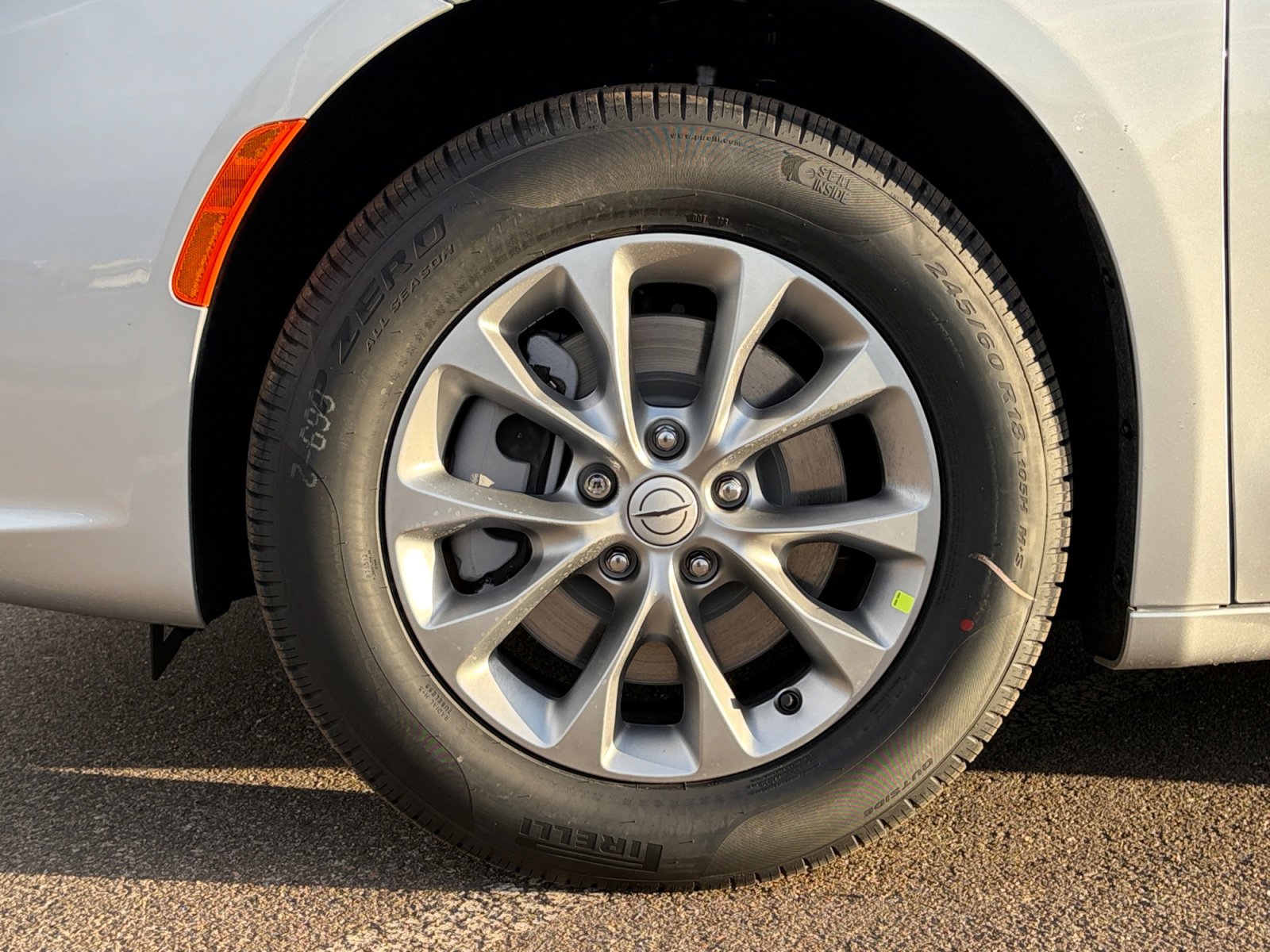 New 2026 Chrysler Pacifica Select AWD/4WD image 11