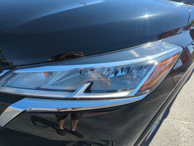 Certified 2021 Nissan Kicks S image 17