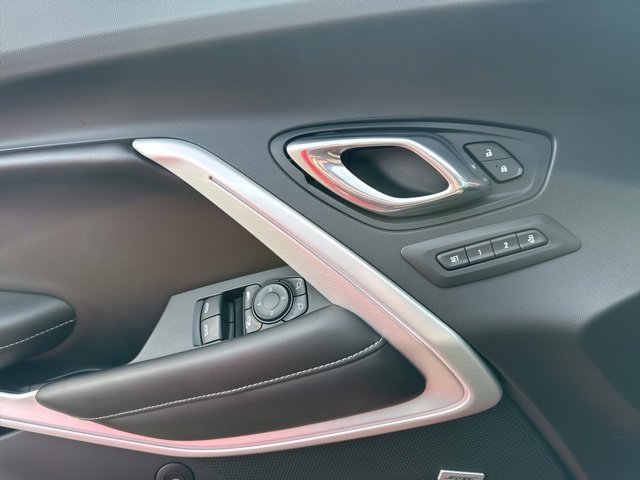 Used 2017 Chevrolet Camaro SS image 26