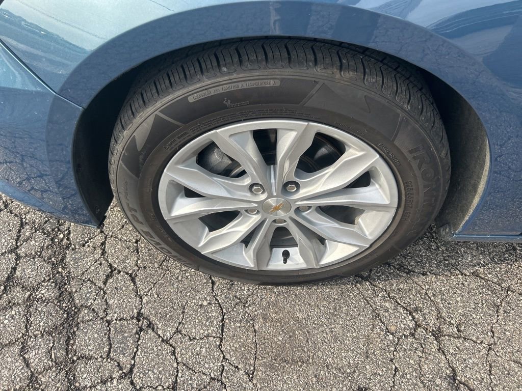 Used 2025 Chevrolet Malibu LT image 32