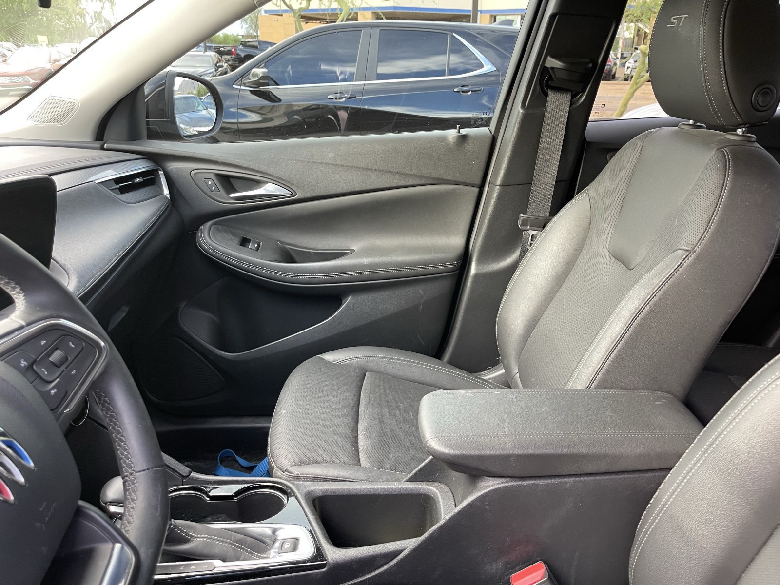 Used 2024 Buick Encore GX Sport Touring FWD image 9