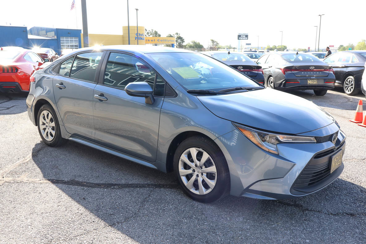 Used 2024 Toyota Corolla LE FWD image 3