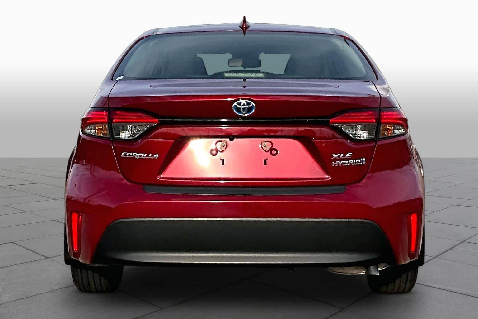 Used 2024 Toyota Corolla XLE FWD image 5