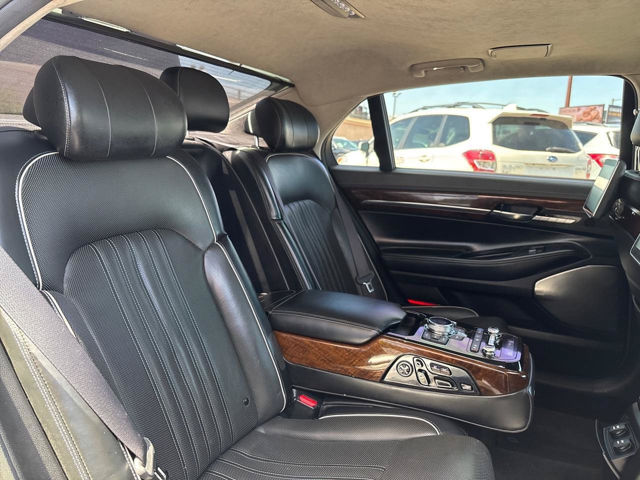 Used 2018 Genesis G90 5.0 Ultimate AWD/4WD image 38