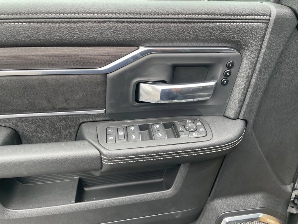 New 2026 RAM 2500 Laramie AWD/4WD image 8