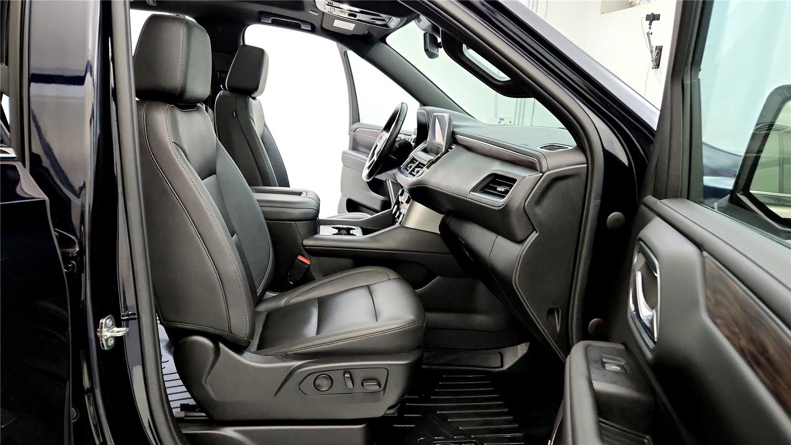 Used 2023 Chevrolet Tahoe LT image 17