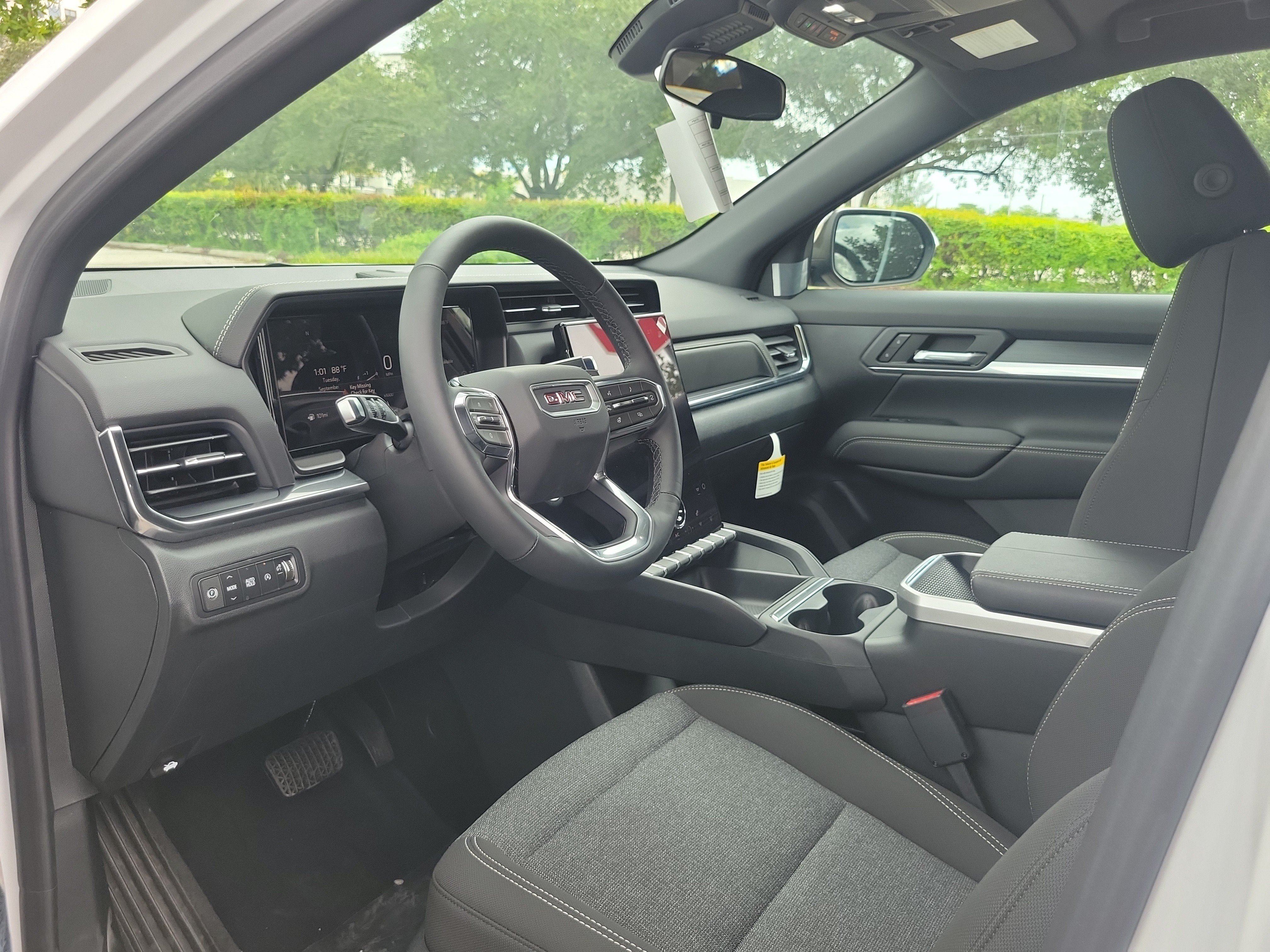 New 2027 GMC Terrain Denali w/ LPO, Floor Liner Package AWD/4WD image 8