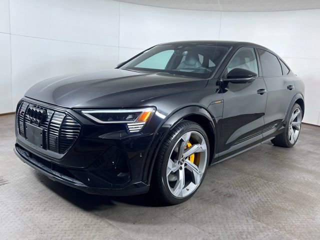 Used 2023 Audi e-tron S Prestige w/ Prestige Package image 3