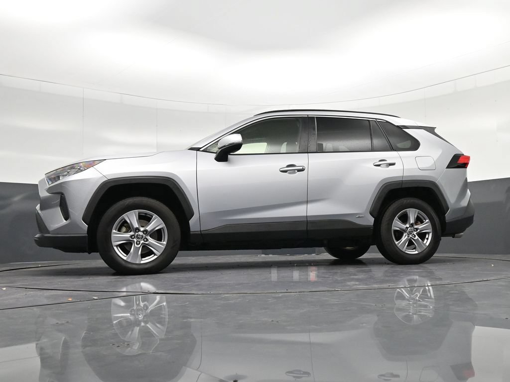 Used 2022 Toyota RAV4 LE AWD/4WD image 35