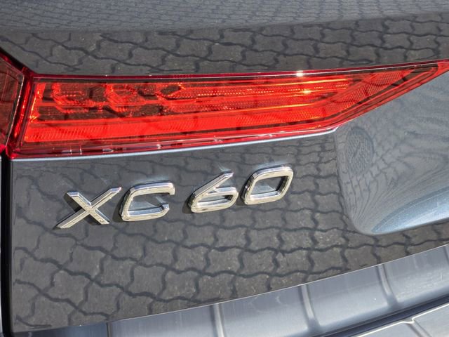 Certified 2024 Volvo XC60 B5 Ultimate w/ Protection Package Premier image 11