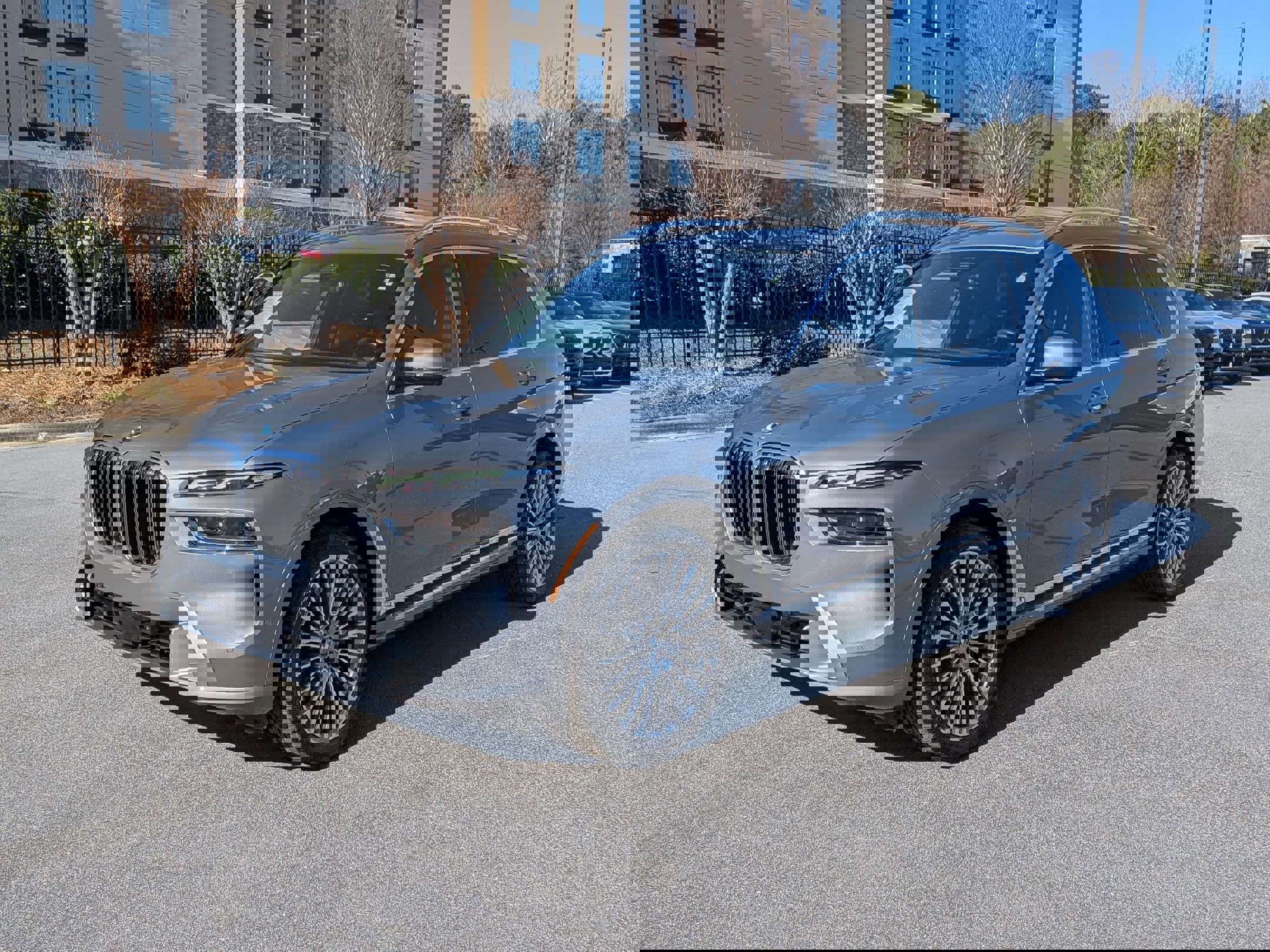 Used 2023 BMW X7 xDrive40i w/ Executive Package image 7