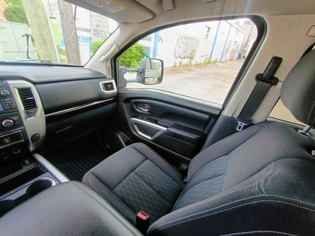 Used 2016 Nissan Titan SV AWD/4WD image 44
