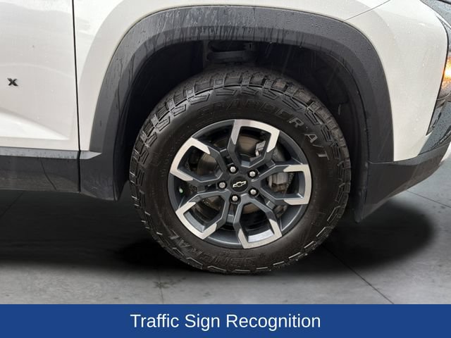 Used 2025 Chevrolet Equinox ACTIV w/ Safety and Technology Package AWD/4WD image 30