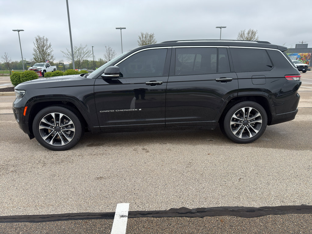 Used 2023 Jeep Grand Cherokee L Overland w/ Luxury Tech Group IV AWD/4WD image 2